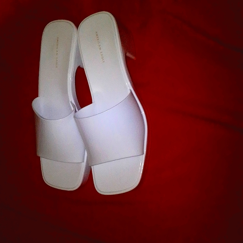 American eagle sandals size 8